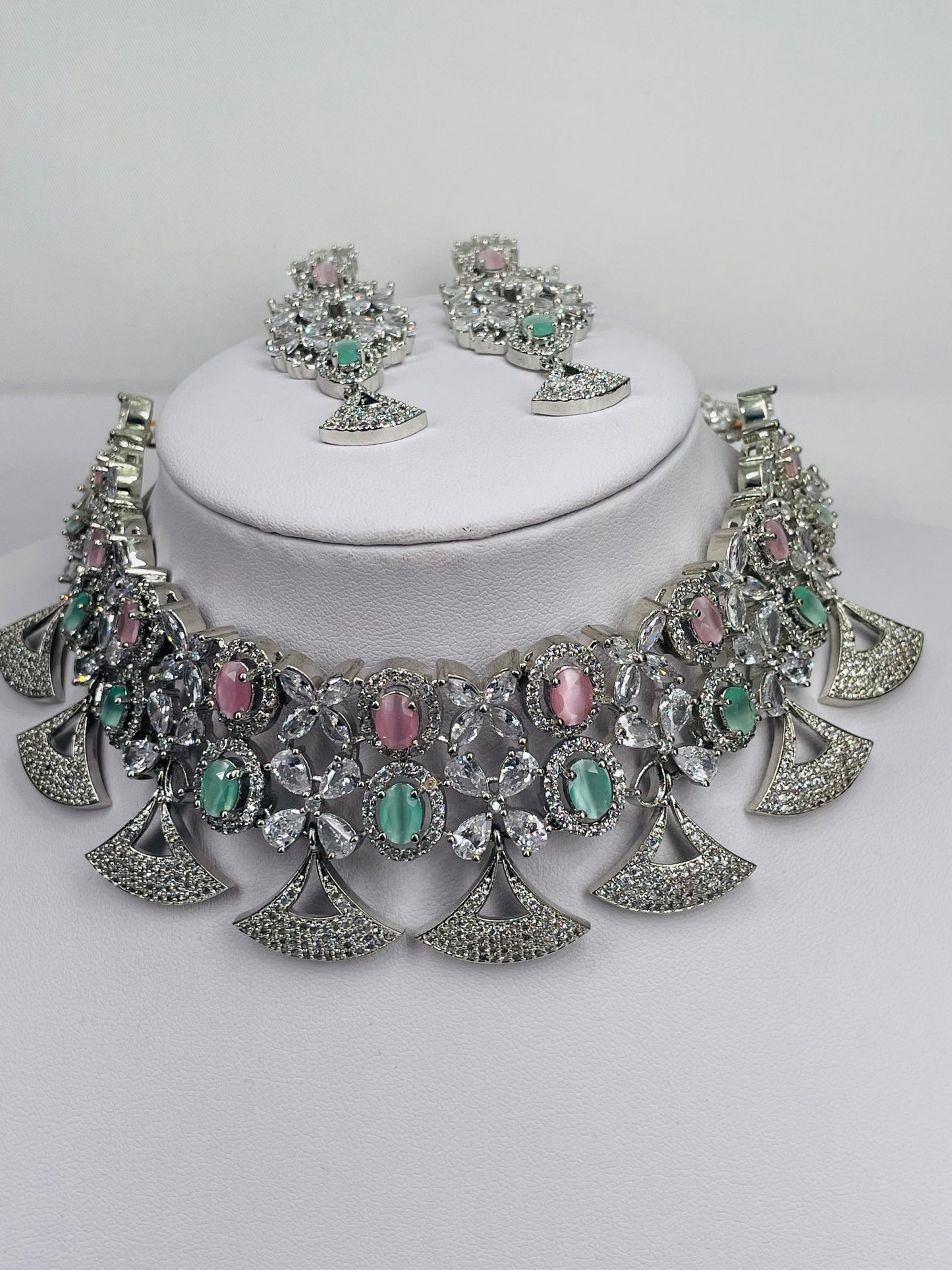 Elegant And Mesmerising Mint And Pink Stone Choker Set